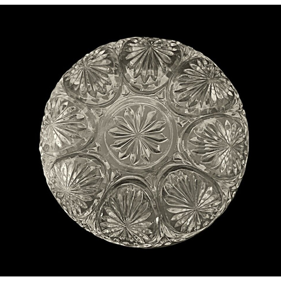 Vintage Scalloped Sunburst Clear Depression Glass Serving Bowl 8" Round - Picture 6 of 6